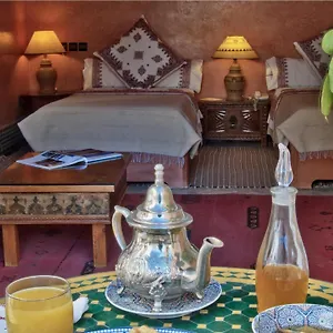 riad-dar-ziryab.hotelfesmorocco.com/
